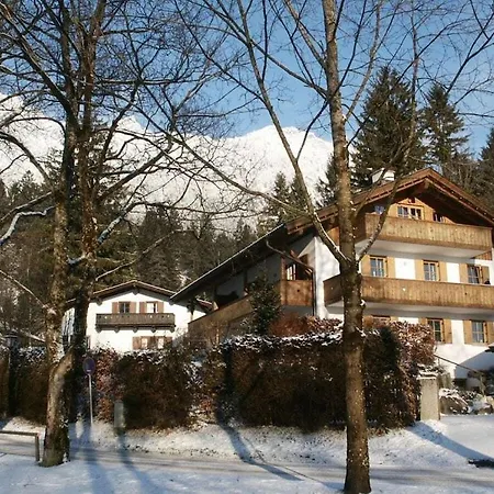 With 4 Bedrooms Prázdninový dům *