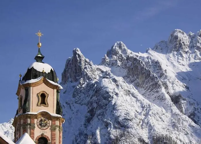 With 4 Bedrooms Будинок відпочинку *