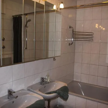 With 4 Bedrooms גרמיש-פרטנקירכן