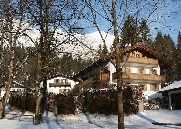 With 4 Bedrooms בית נופש *